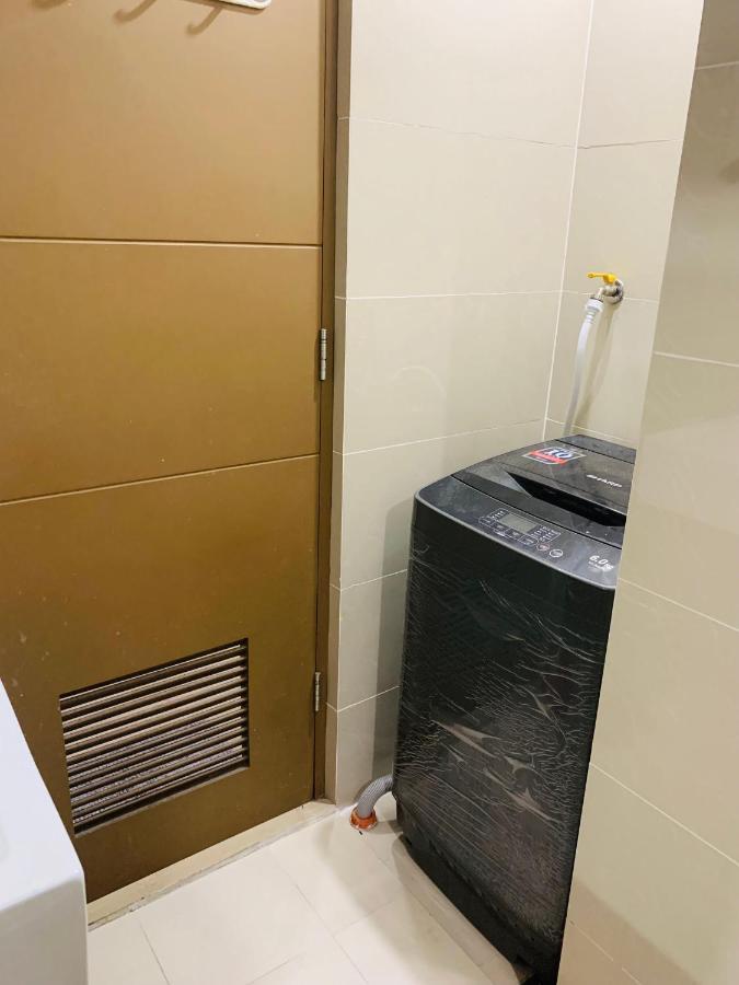 Two Palm Tree Villas Condominium - Studio 8Th Fl With Balcony - Across Terminal 3 Airport 파사이 외부 사진
