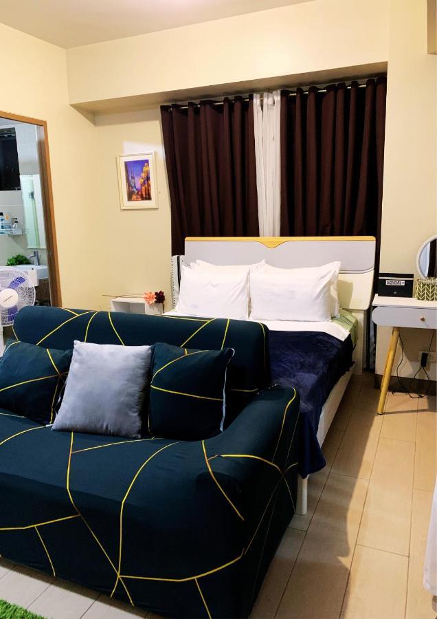 Two Palm Tree Villas Condominium - Studio 8Th Fl With Balcony - Across Terminal 3 Airport 파사이 외부 사진