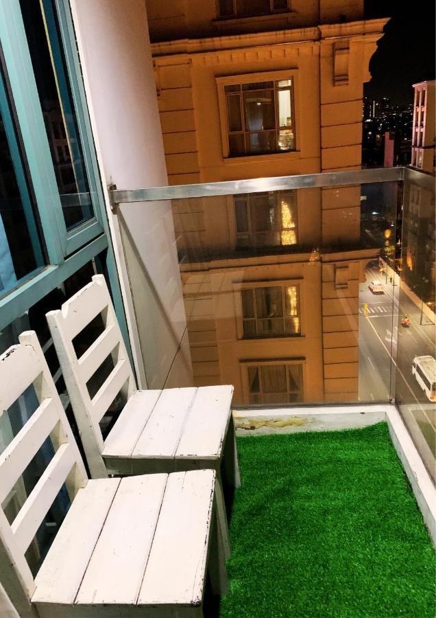 Two Palm Tree Villas Condominium - Studio 8Th Fl With Balcony - Across Terminal 3 Airport 파사이 외부 사진
