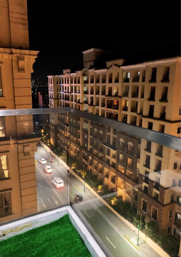 Two Palm Tree Villas Condominium - Studio 8Th Fl With Balcony - Across Terminal 3 Airport 파사이 외부 사진